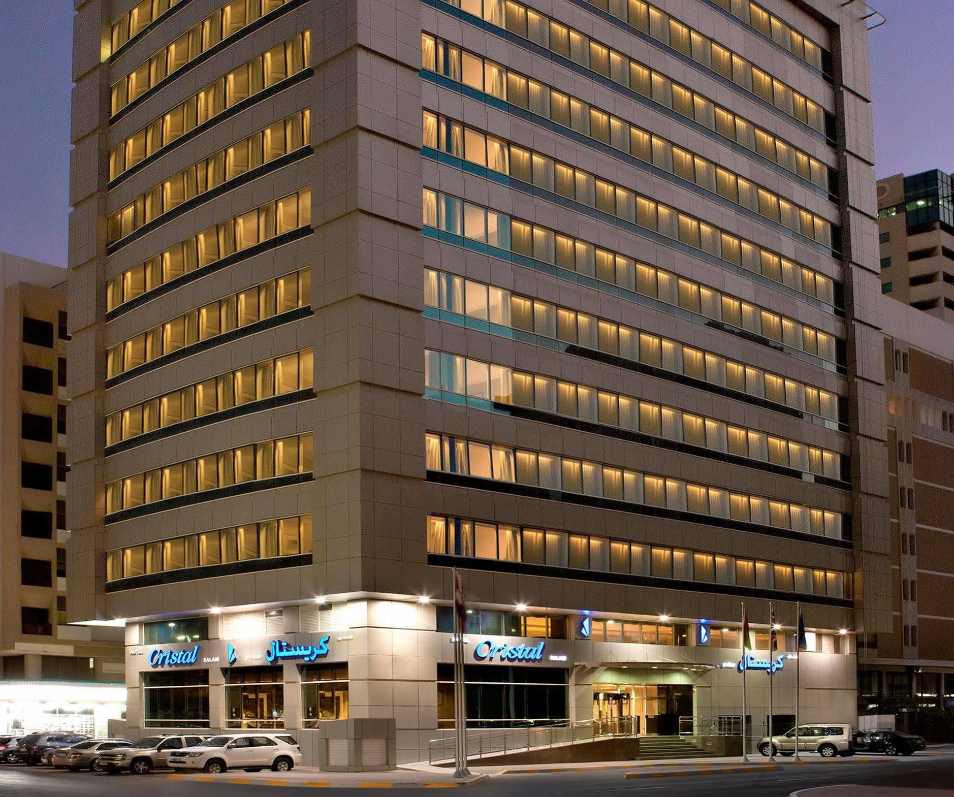 Hotel Ramada Downtown Abu Dhabi Exterior foto